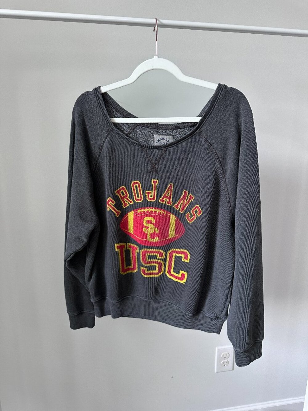 American Eagle USC Trojans Off The Shoulder Sweatshirt Small Washed Never Worn